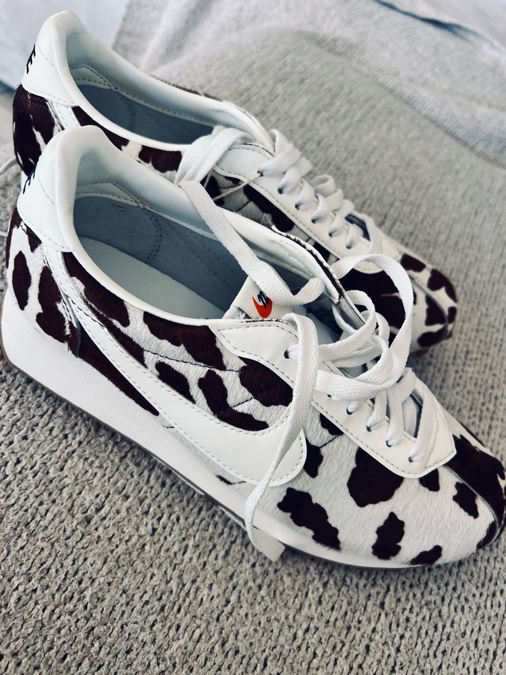 Nike pony hair cow ๐ print sneakers 9 - Picture 6 of 9